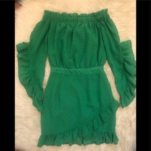 PLT USA SIZE 0 green off the shoulder dress